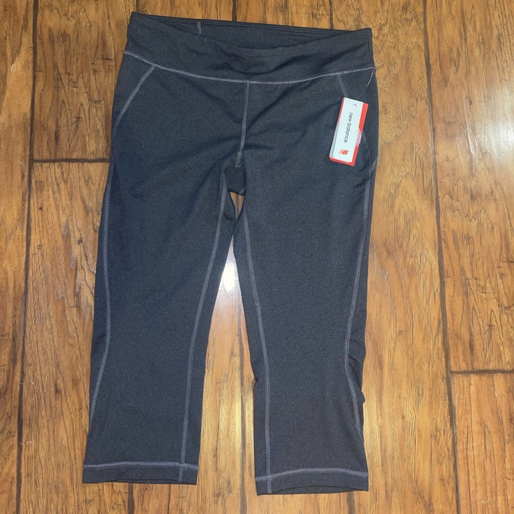New Balance gray capri leggings pants workout yoga exercise woman’s Large NWT